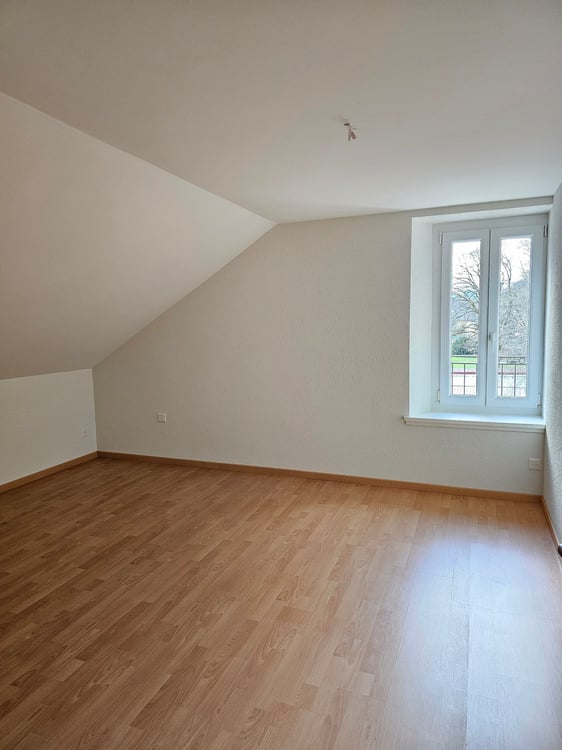 Charmant appartement de 3 pièces au centre de Fleurier avec balcon 6