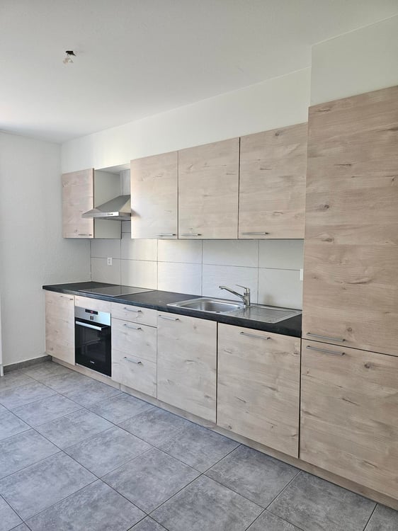 Appartement rénové de 4 pièces au centre du village 2