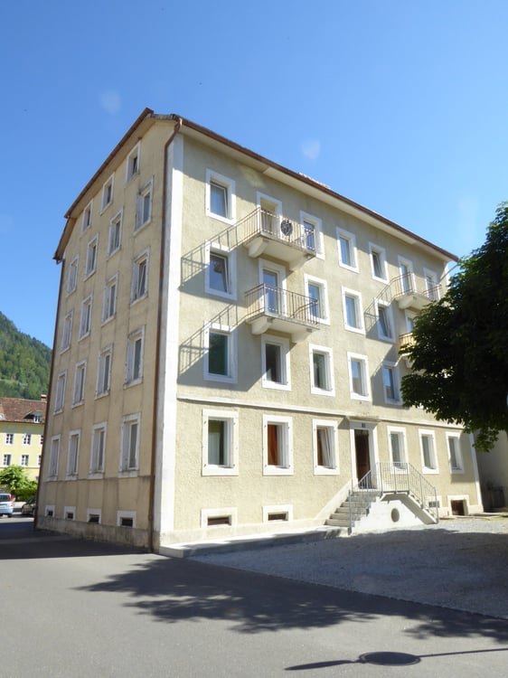 Appartement rénové de 4 pièces au centre du village 11