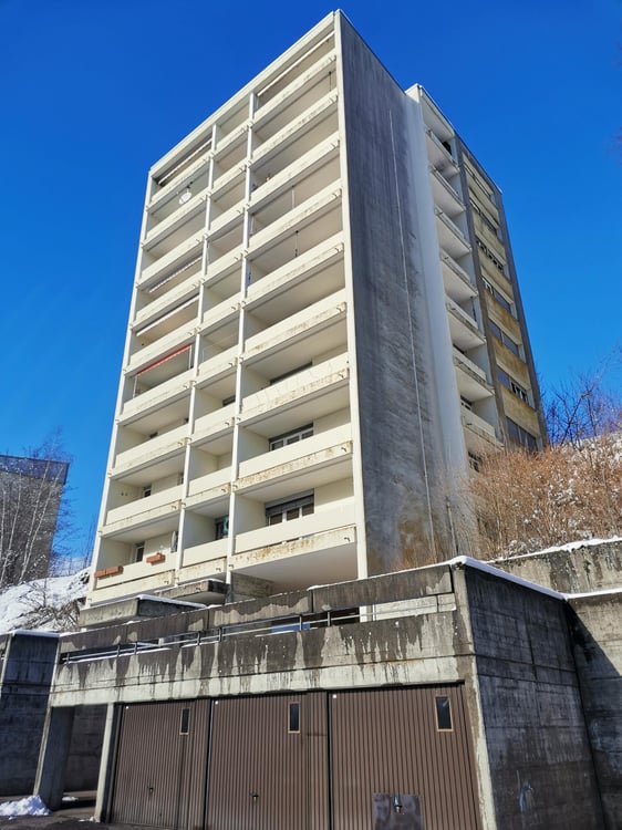 En cours de rénovation - Appartement de 4 pièces avec balcon et jolie vue 3