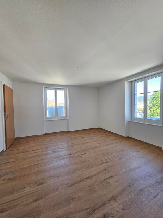 Bel appartement rénové au centre de Fleurier 6