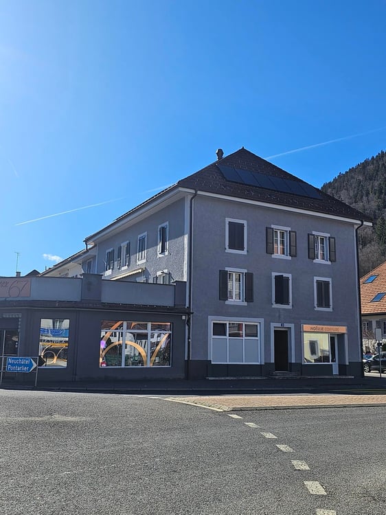 Bel appartement rénové au centre de Fleurier 12