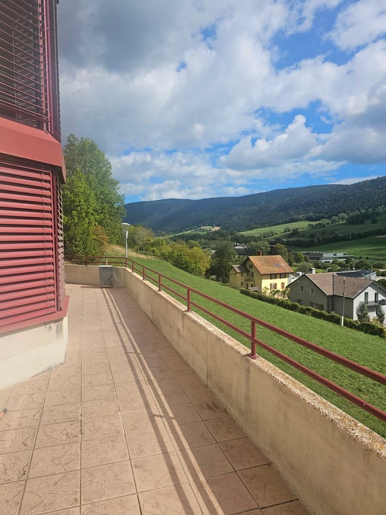 Entre nature et confort : belle maison de 200 m² à Couvet 3