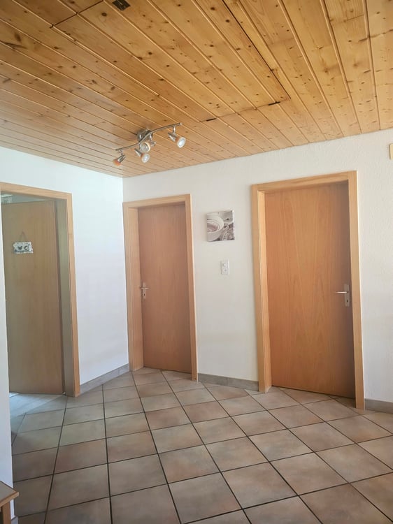 Entre nature et confort : belle maison de 200 m² à Couvet 13