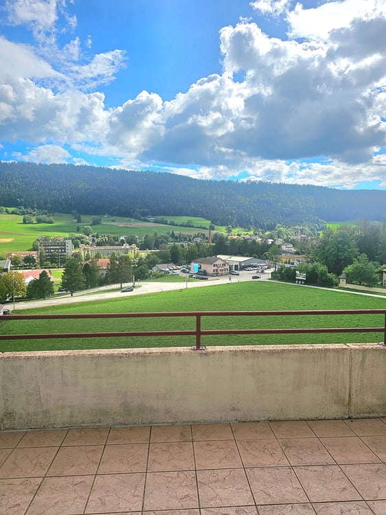 Entre nature et confort : belle maison de 200 m² à Couvet 2