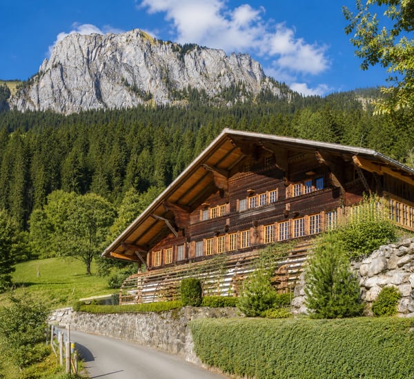 Charmantes Bauernhaus in Erlenbach im Simmental – Idyllisches Wohnen im Berner Oberland 1