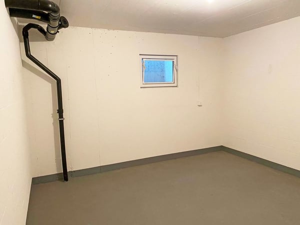 Grosszügiger Lager-, Bastel- oder Hobbyraum 2