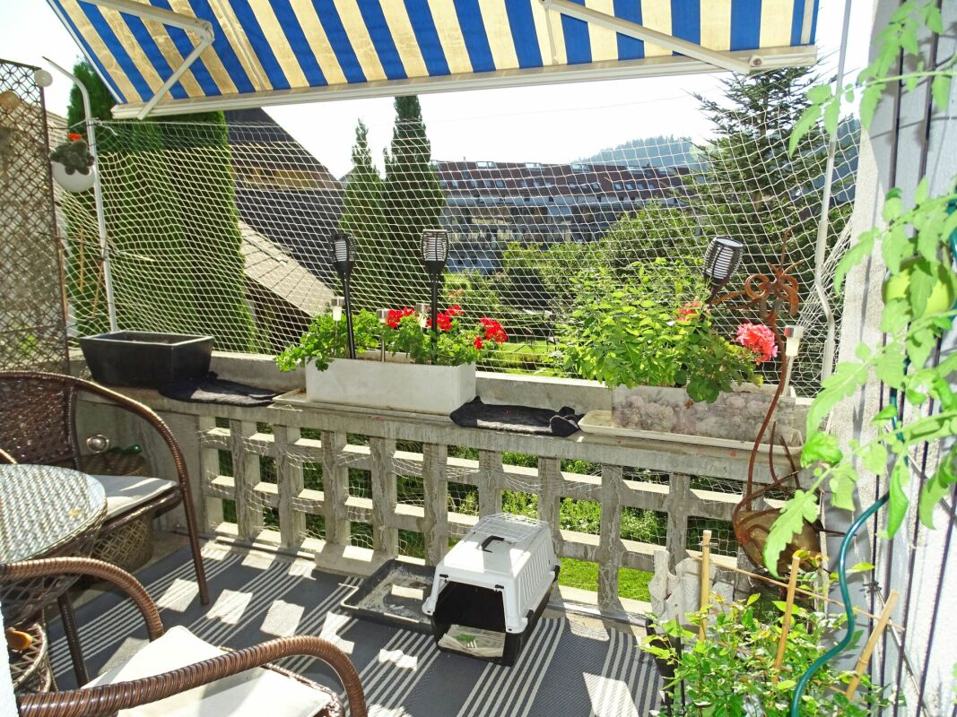 Sonnige und helle Wohnperle an zentraler Lage: 4-Zimmerwohnung im 1. OG