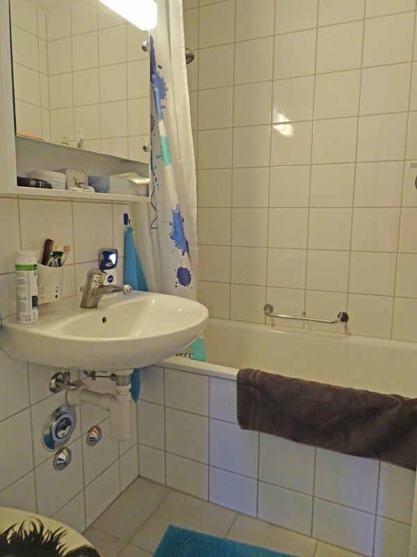 Sonnige und helle Wohnperle an zentraler Lage: 4-Zimmerwohnung im 1. OG