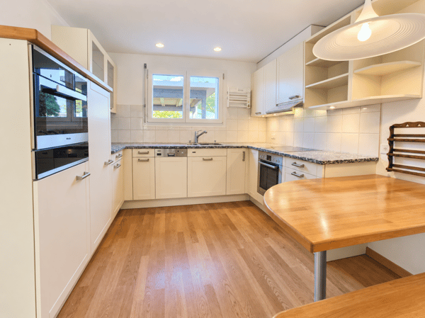Einfamilienhaus als sonniger Rückzugsort & moderne Wohlfühloase zentral in Jegenstorf 6