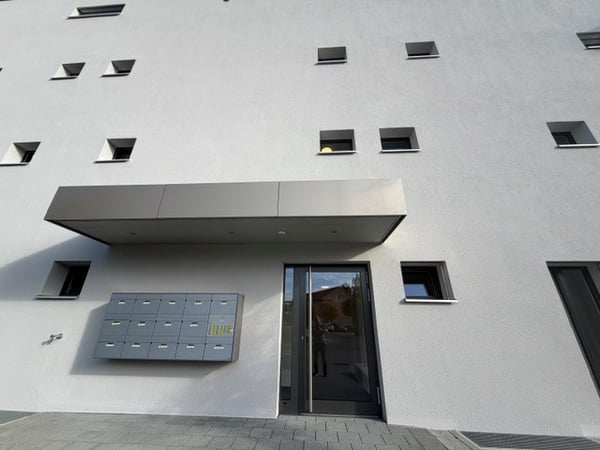 DIE LETZTE 4.5-ZIMMER WOHNUNG MIT 2 BALKONEN IM KERN VON SCHMITTEN 12