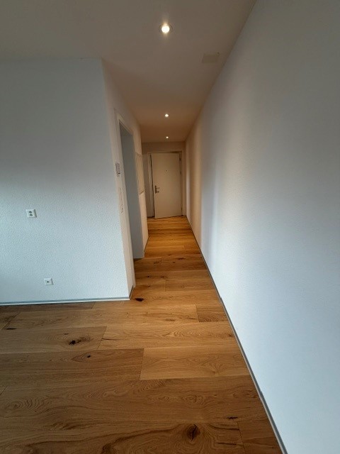 DIE LETZTE 4.5-ZIMMER WOHNUNG MIT 2 BALKONEN IM KERN VON SCHMITTEN 7