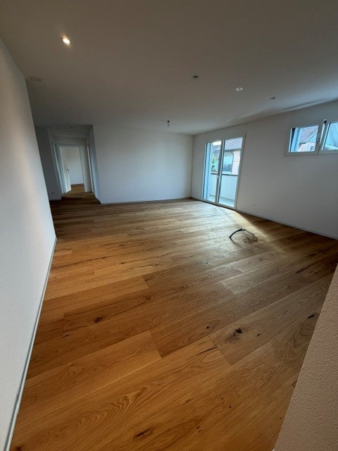 DIE LETZTE 4.5-ZIMMER WOHNUNG MIT 2 BALKONEN IM KERN VON SCHMITTEN 3