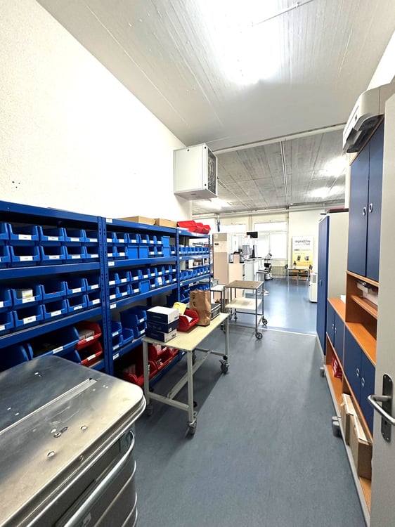 Letzte Praxis- & Büroflächen verfügbar - Gewerbezentrum HUB KönizSüd 3
