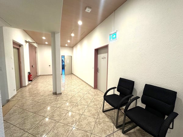 Letzte Praxis- & Büroflächen verfügbar - Gewerbezentrum HUB KönizSüd 9