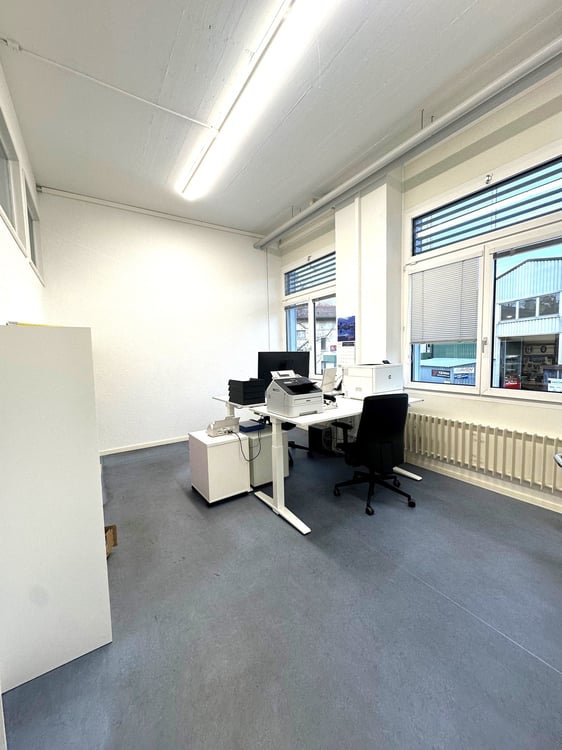 Letzte Praxis- & Büroflächen verfügbar - Gewerbezentrum HUB KönizSüd 4