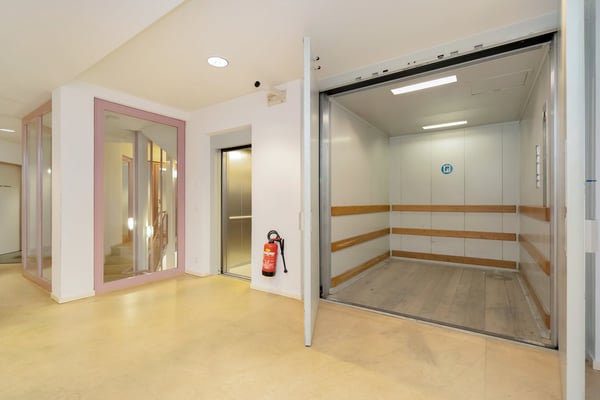 Letzte Praxis- & Büroflächen verfügbar - Gewerbezentrum HUB KönizSüd 10