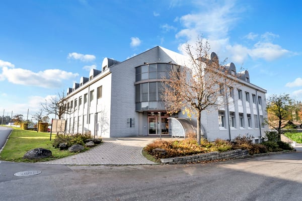Letzte Bürofläche 164 m² mit 140m2 Lager und vielen EHP verfügbar 1