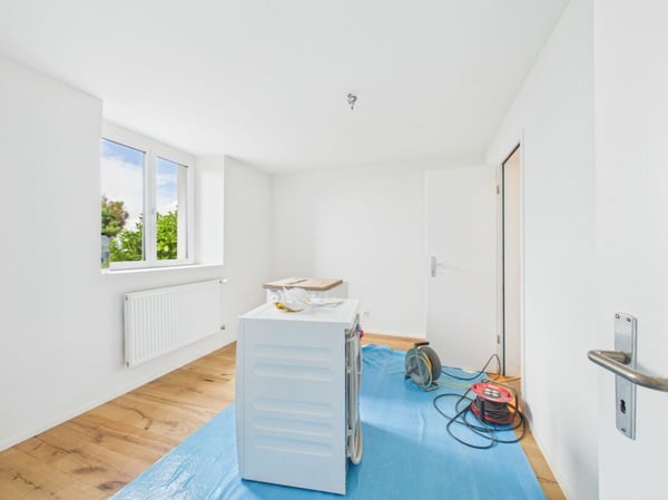 Exklusive 2.5-Zimmerwohnung | Erstbezug | Seesicht | Echtholzparkett | Sitzplatz | Waschturm 7