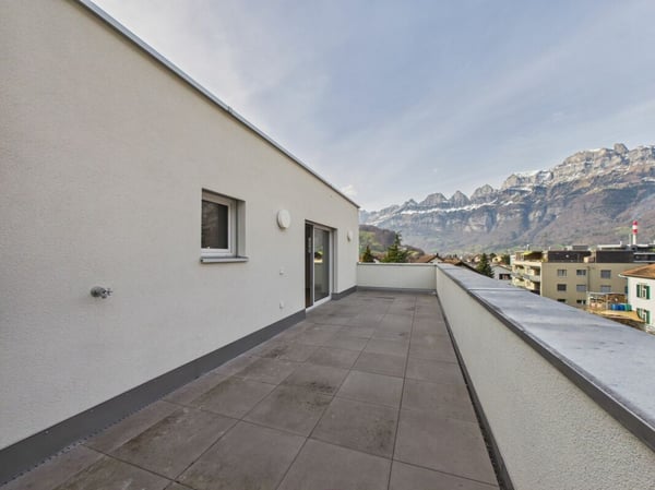 Einmalige Attika-Kaufgelegenheit - 197 m² Panoramaterrasse & 2 TG-Plätze inklusive 32