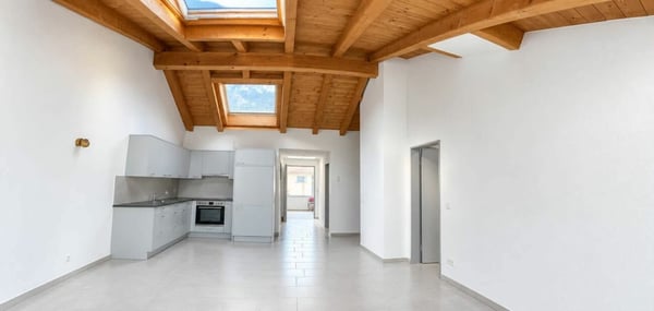 Grosszügige 3½-Zimmer-Dachwohnung mit viel Charme in Domat/Ems 2