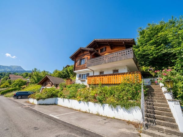 Einmalige Seesichtlage am Thunersee – Chalet mit Charakter und Potenzial 12