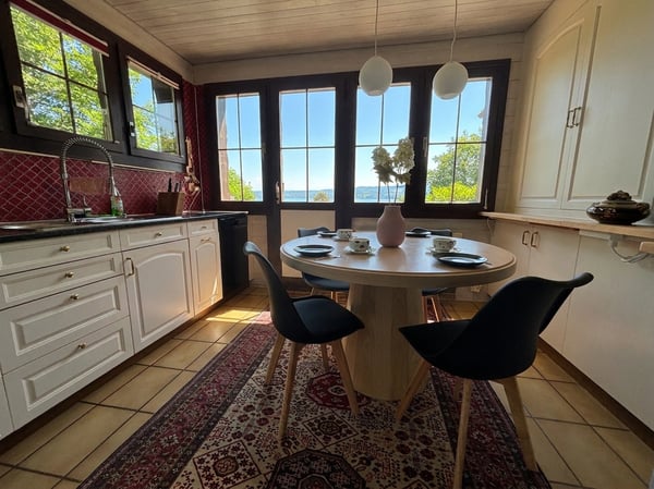 Einmalige Seesichtlage am Thunersee – Chalet mit Charakter und Potenzial 3