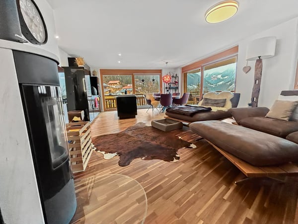 4.5-Zimmer-Wohnung (2022) mit Rundum-Balkon und Bergsicht im Kiental 2