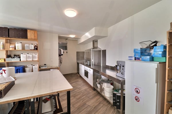 Local commercial avec situation exceptionnelle 1