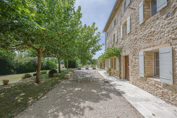 MAGNIFIQUE BASTIDE EN PIERRE AVEC VUES PANORAMIQUES ET PISCINE CHAUFFÉE À proximité de Roussillon ? Au coeur du Luberon 5