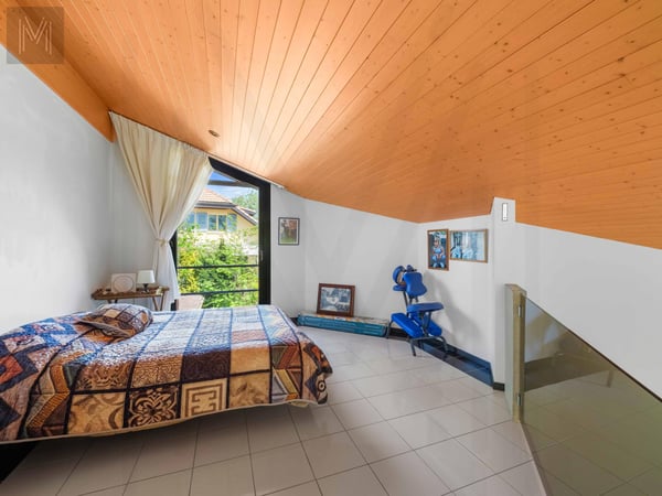 Grande maison d'architecte modulable, conçue pour une ou deux habitations indépendantes. 11