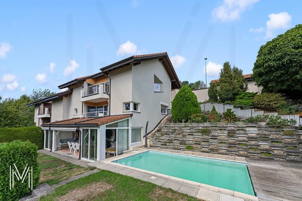 Superbe maison 6,5 pièces avec un dégagement et vue d'exception 1