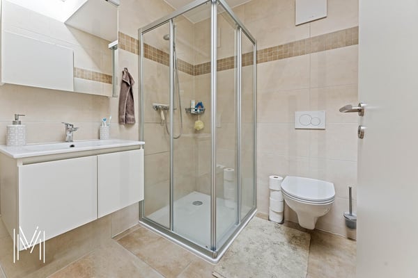 UNE VILLA CONTEMPORAINE de 2.5 pièces en bordure de zone agricole avec situation calme et exceptionnelle 7