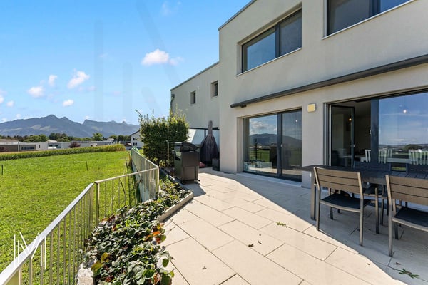 UNE VILLA CONTEMPORAINE de 2.5 pièces en bordure de zone agricole avec situation calme et exceptionnelle 2