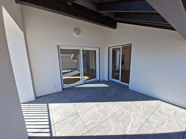 Grand appartement de 4,5 pièces sous les combles et proche de la gare 10