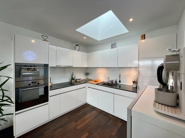 BEFRISTET: 17.11.2025 bis 28.02.2026: Moderne 1.5-Zimmer-Wohnung mit Balkon und Aussicht in Emmen 3