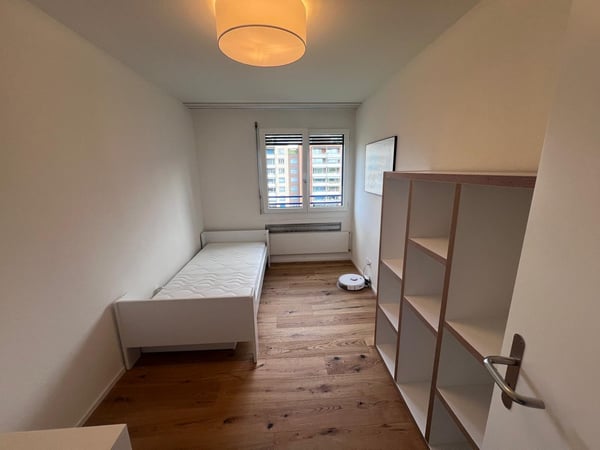 Möblierte 1.5-Zimmerwohnung mit Seeblick im Zentrum von Zug 13