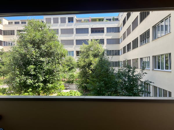 BEFRISTET: 01.12.2025 bis 31.12.2026: Moderne möblierte 1.5 Zimmerwohnung in Zürich 6