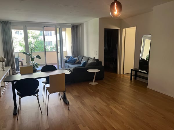 BEFRISTET: 01.12.2025 bis 31.12.2026: Moderne möblierte 1.5 Zimmerwohnung in Zürich 5