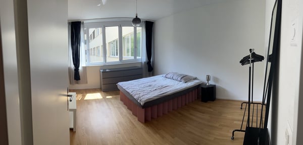 BEFRISTET: 01.12.2025 bis 31.12.2026: Moderne möblierte 1.5 Zimmerwohnung in Zürich 10