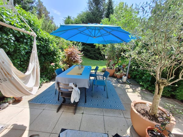 BEFRISTET: 01.04.2026 - 31.03.2027 stilvolle 1.5-Zimmer-Wohnung mit Garten in Uitikon 13