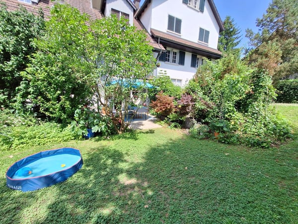 BEFRISTET: 01.04.2026 - 31.03.2027 stilvolle 1.5-Zimmer-Wohnung mit Garten in Uitikon 14