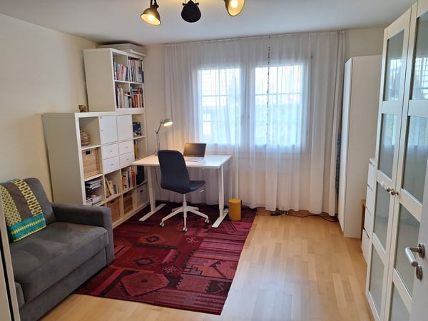 BEFRISTET: 01.04.2026 - 31.03.2027 stilvolle 1.5-Zimmer-Wohnung mit Garten in Uitikon 7