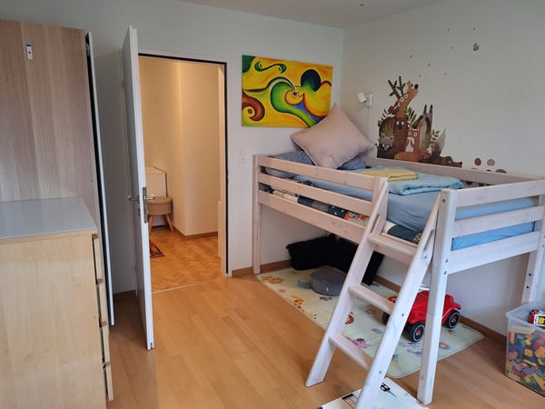 BEFRISTET: 01.04.2026 - 31.03.2027 stilvolle 1.5-Zimmer-Wohnung mit Garten in Uitikon 11