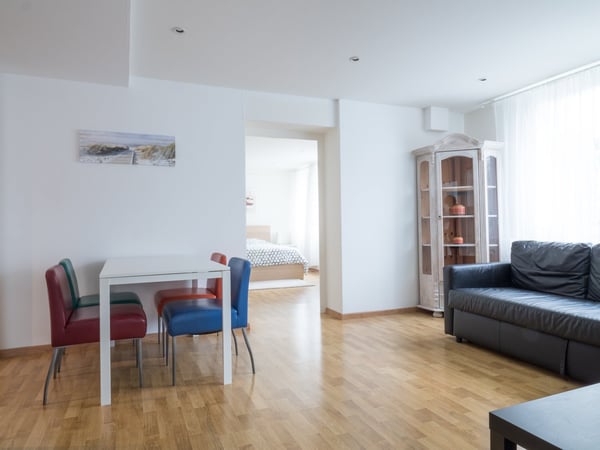 Möblierte 3.5-Zimmer-Wohnung im Erdgeschoss in Hünenberg 3