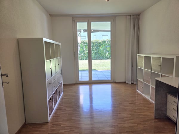 Furnished 3.5-Room Apartment with Private Garden in Rothenburg 9