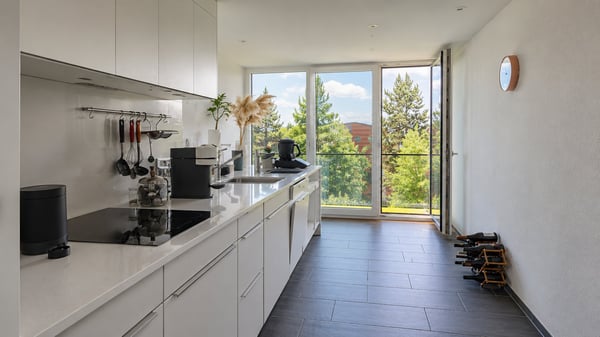 Moderne 4.5-Zimmer-Wohnung mit Aussicht in Zug 6