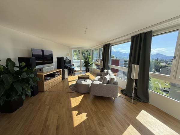 BEFRISTET: 15.07.2026 - 31.12.2026: Möblierte 4.5-Zimmer-Wohnung mit Dachterrasse und Seesicht 4
