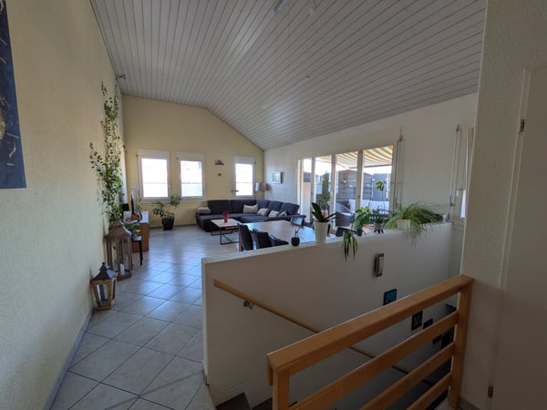 BEFRISTET: Möblierte 3.5-Zimmer-Maisonette mit grosser Terrasse in Rotkreuz 2