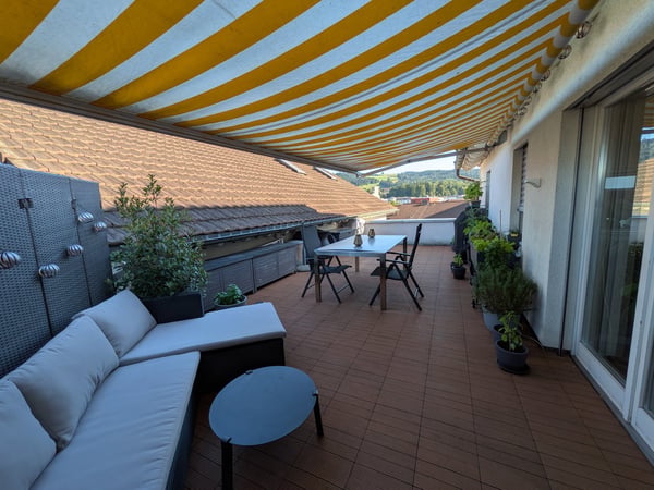 BEFRISTET: Möblierte 3.5-Zimmer-Maisonette mit grosser Terrasse in Rotkreuz 24
